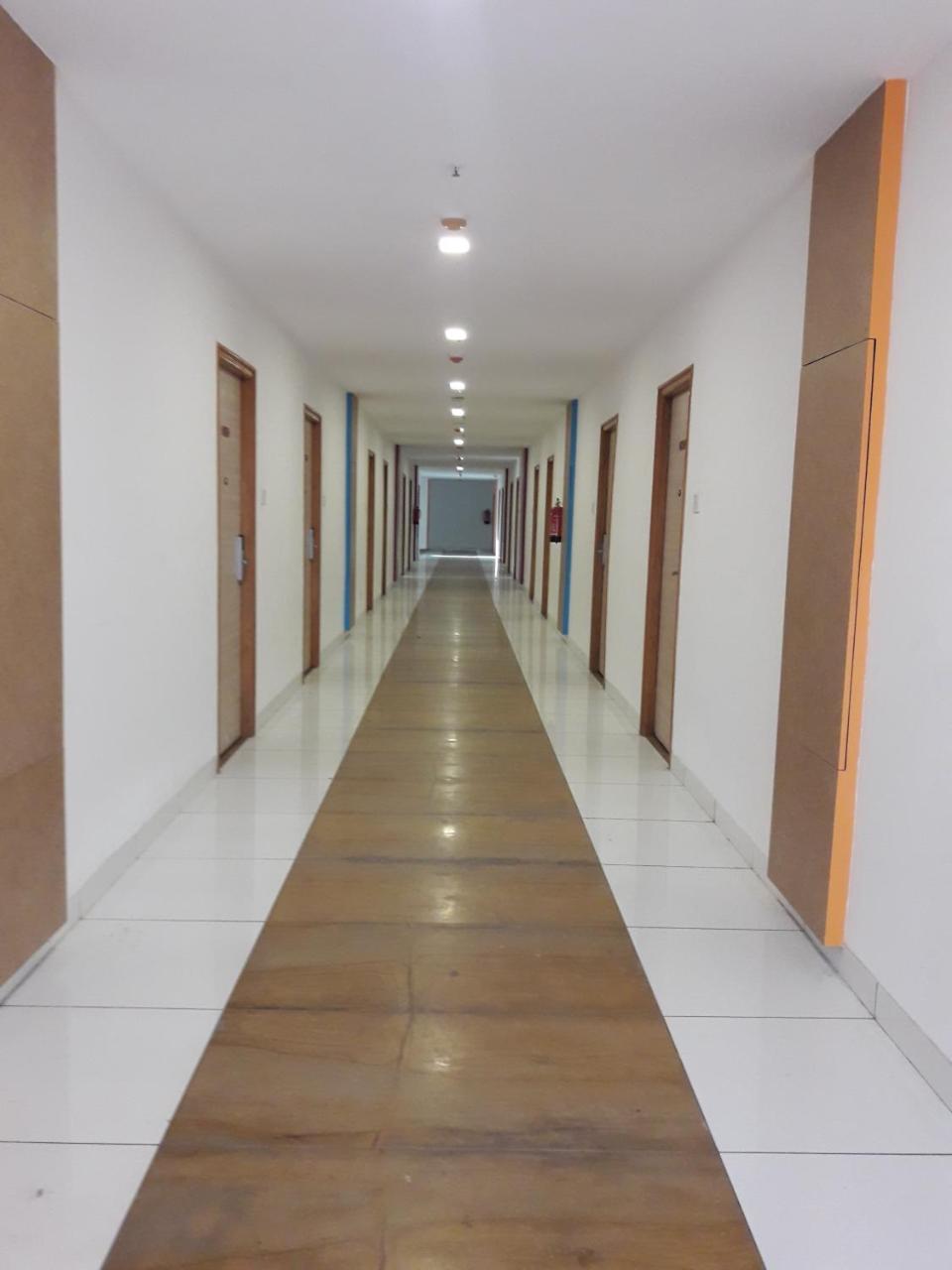 Cosmopolitan Hotels Madurai Buitenkant foto