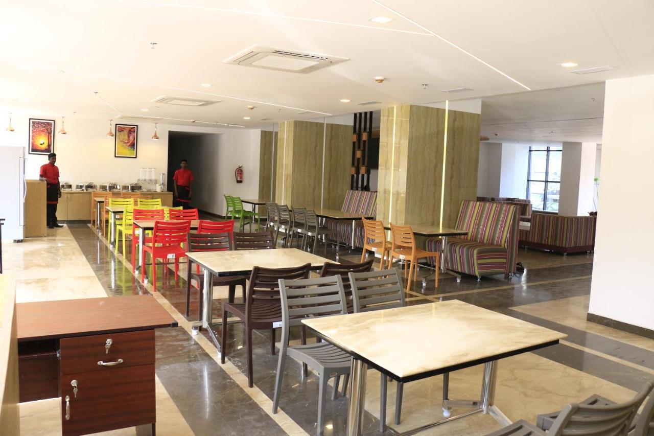 Cosmopolitan Hotels Madurai Buitenkant foto
