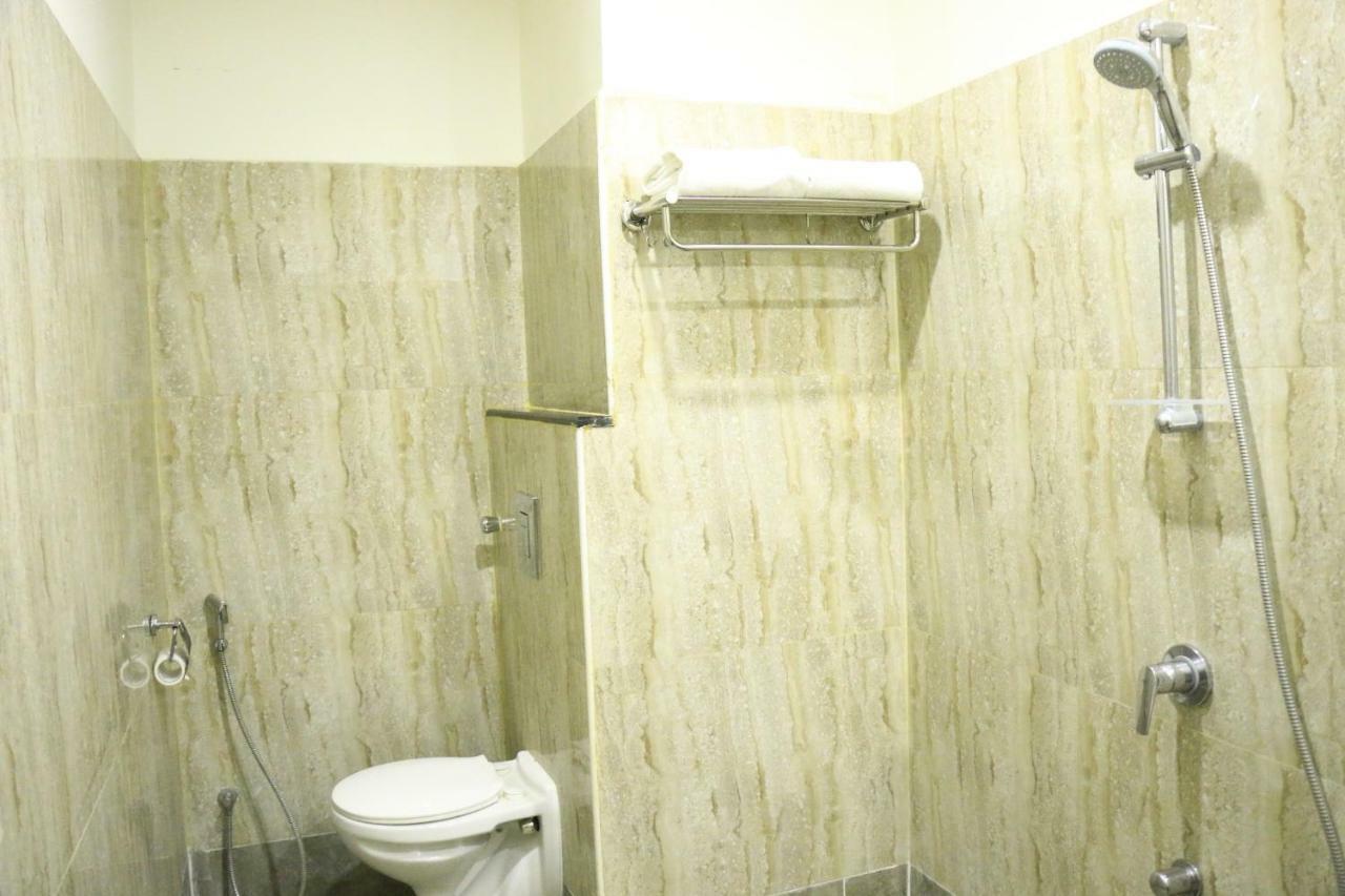 Cosmopolitan Hotels Madurai Buitenkant foto