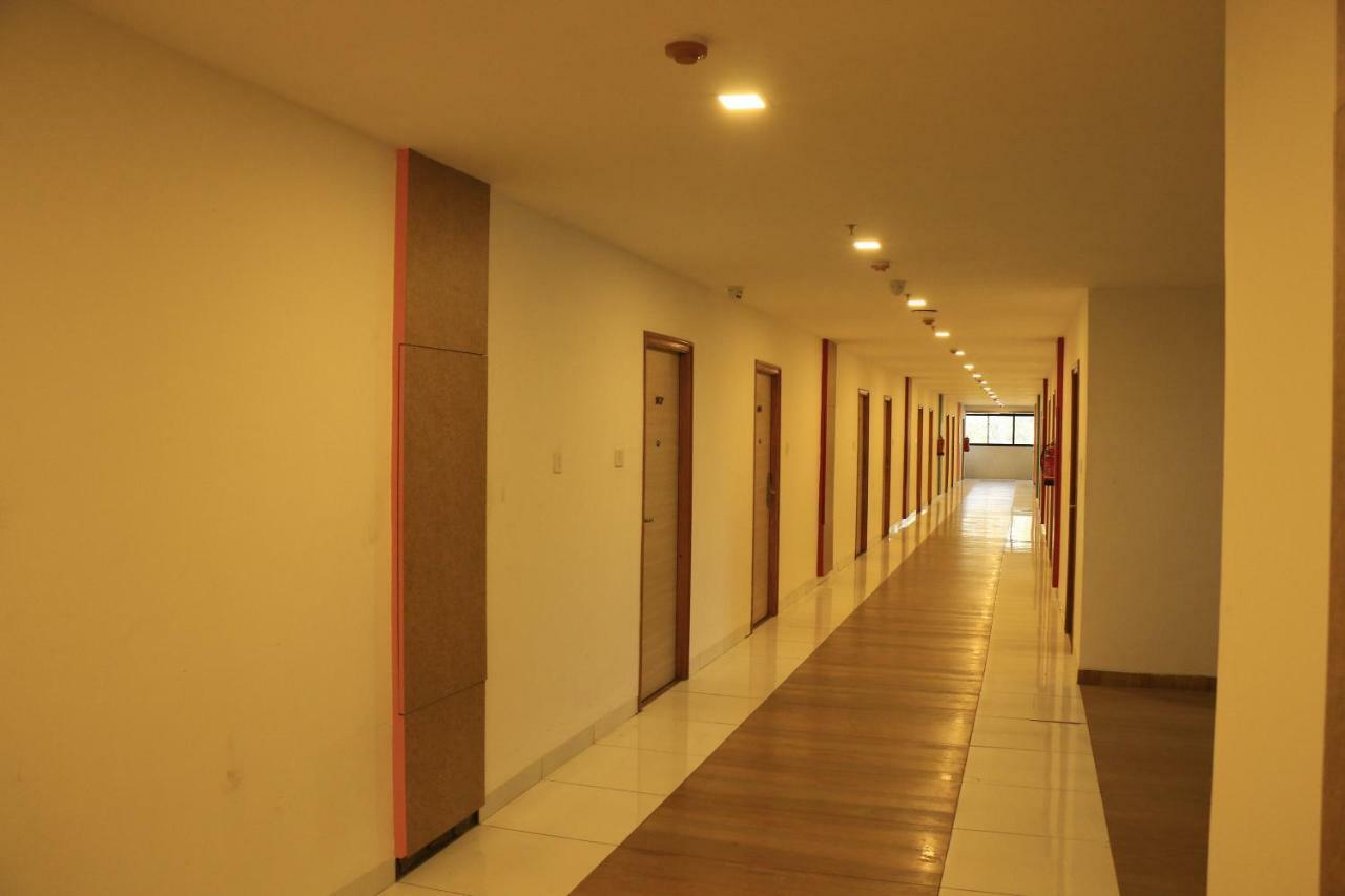Cosmopolitan Hotels Madurai Buitenkant foto
